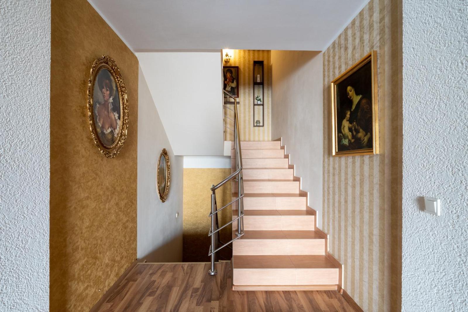 Faraway Aparthotel Near Vienna Airport With Anytime Self Check In Bruck an der Leitha Eksteriør bilde